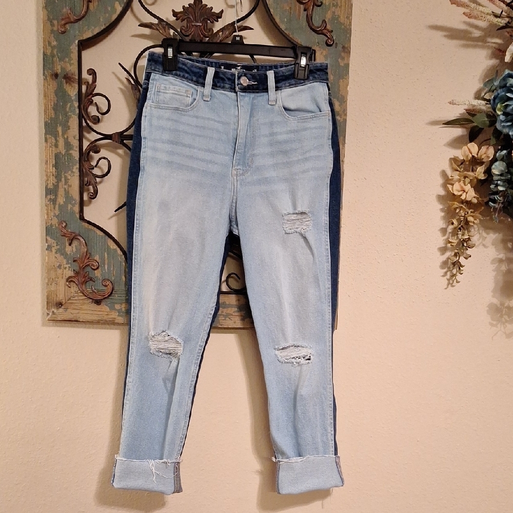 Hollister Ankle/Crop Jeans with Distressed Details NWOT Size 3